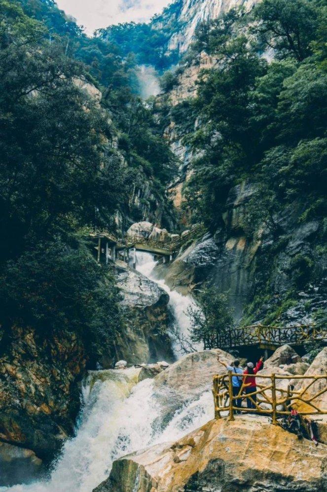 无人的神秘村